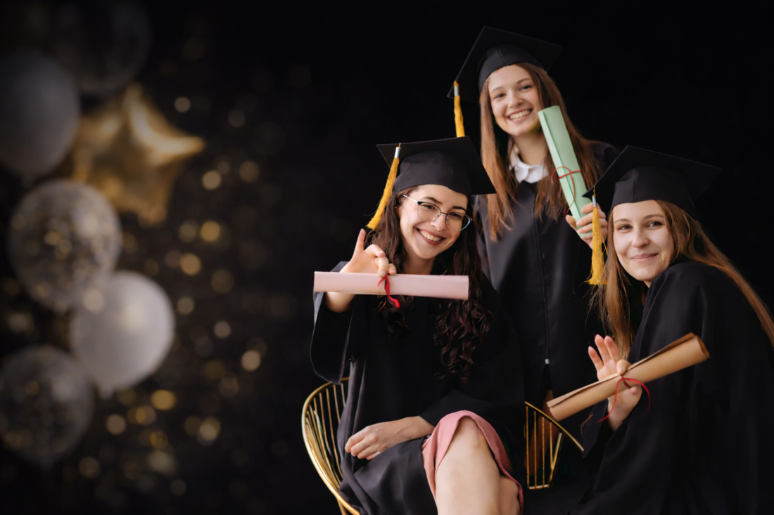 Graduation Procures Free Shipping